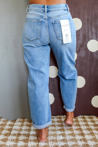River Barrel Leg Jean • Light Wash