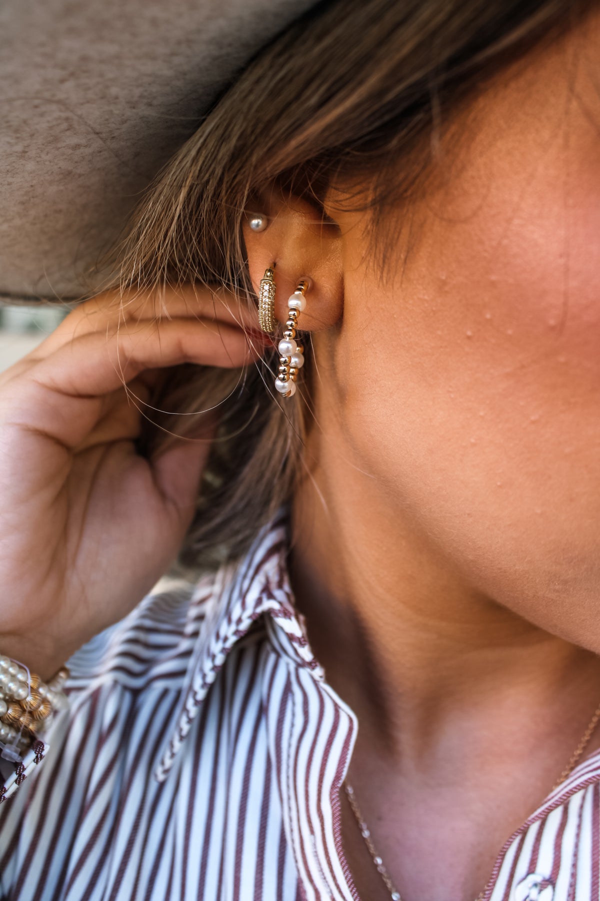 Signature Style Hoop Earrings • Gold/Pearl