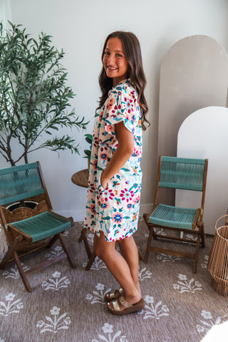 Poised & Pretty • Peach Floral
