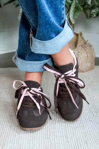 In The Lane Sneaker • Brown/Pink