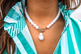 Raya • Pearl drop necklace
