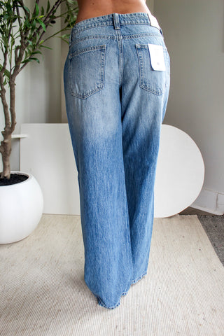 Nellie Distressed Baggy Jean • Light Wash