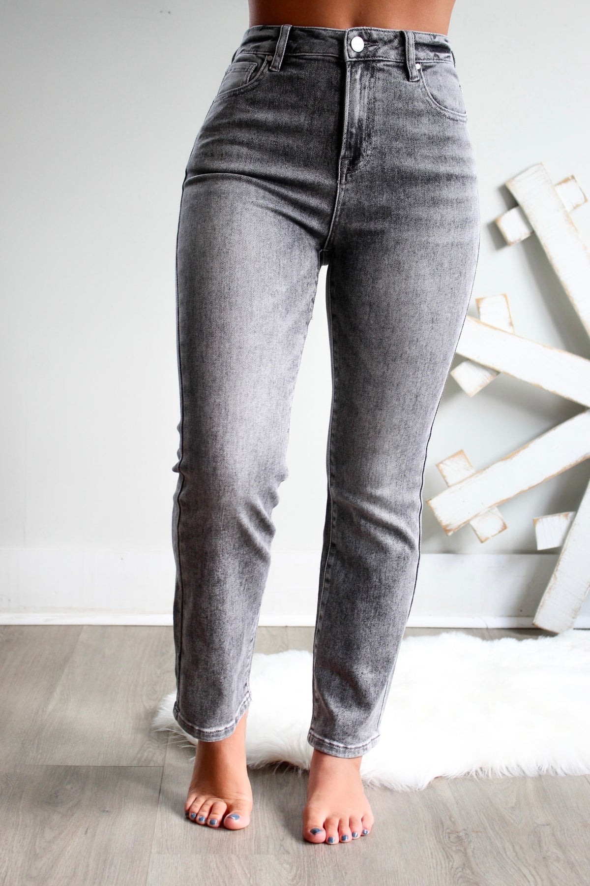 Theo High Rise Slim Straight • Washed Grey