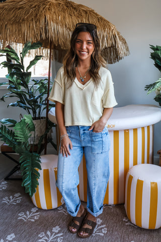 Sun Rays V-neck • Iced Lemon - FINAL SALE