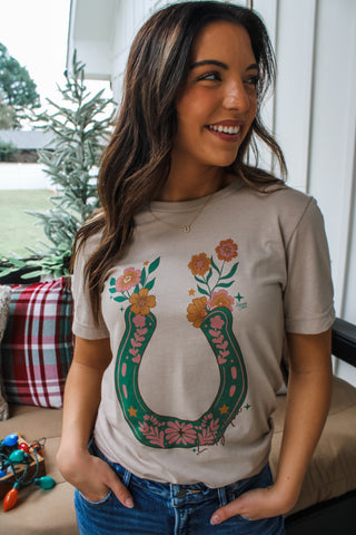 Lucky You Horseshoe Graphic Tee • Mocha