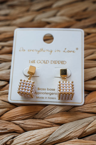 Brandy • Pearl block earrings