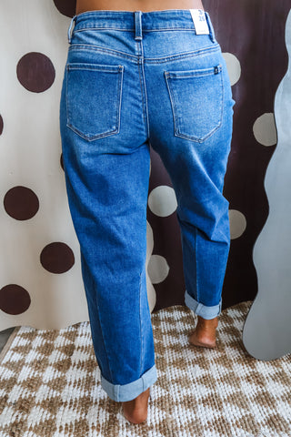 Tanner Barrel Leg • Medium Wash