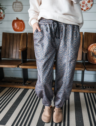 Wild Side Barrel Pants • Leopard