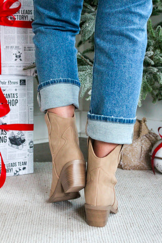 Dallas Western Ankle Boot • Tan