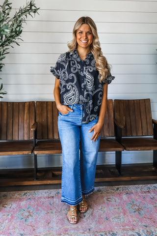 Pretty In Paisley • Black