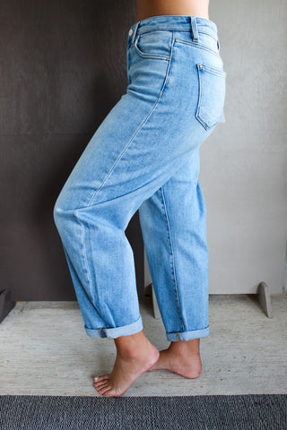 Flora High Rise Barrel Leg • Light Wash