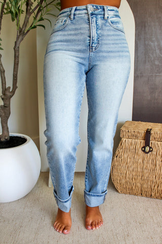 Mae Cuffed Straight Leg | Tummy Control • Light Wash