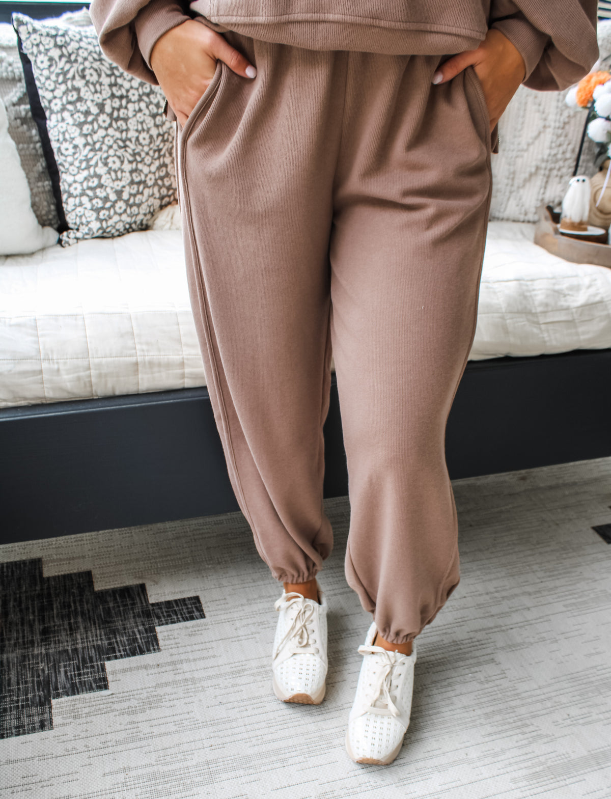 Jump Into Fall Jogger Pant • Mocha