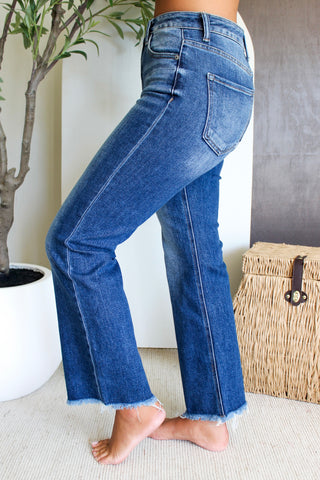 Lucia Frayed Hem Straight • Dark Wash