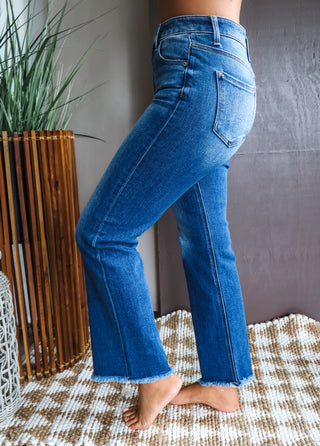 Rylee Frayed Hem Straight • Dark Wash