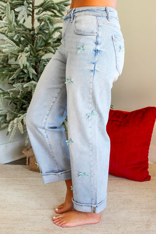 Evette Bow Detail Barrel Jean • Light Wash