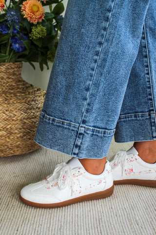 In Bloom Lace Sneaker • White Floral