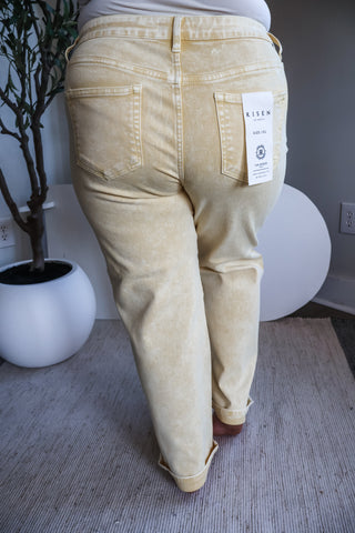 Rosy Star Print Boyfriend Jean • Banana - PLUS