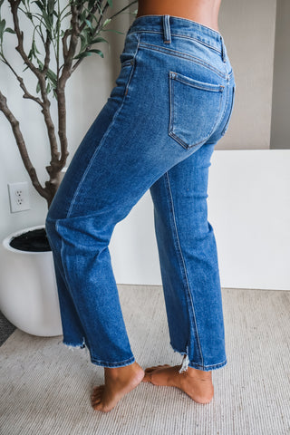Elani • frayed hem straight • dark wash denim