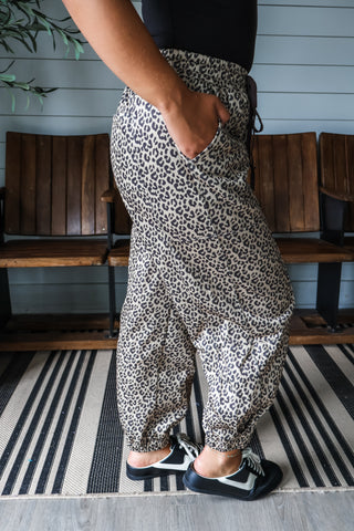 Run Wild Barrel Pants • Leopard