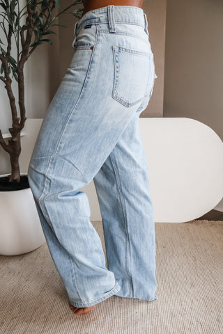 Summer Mid Rise Boyfriend Jean • Light Wash