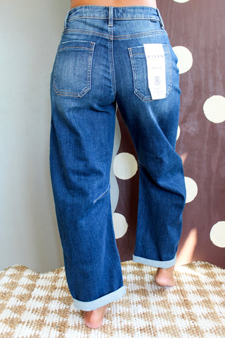 Demi Slant Pocket Barrel Leg • Dark Wash