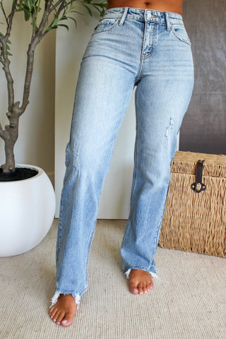 Chloe Mid Rise Straight • Light Wash
