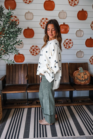 Pick A Spot Pullover • Cream/Black