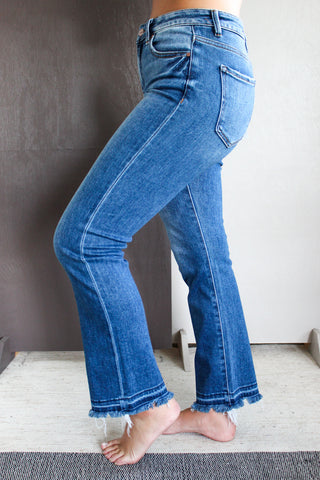 Beth Shadow Hem Straight • Dark Wash