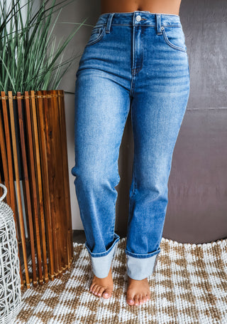 Laine Cuffed Straight Leg • Medium Wash