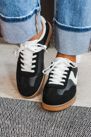 Kick Off Modern Sneaker • Black