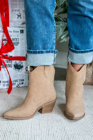 Dallas Western Ankle Boot • Tan