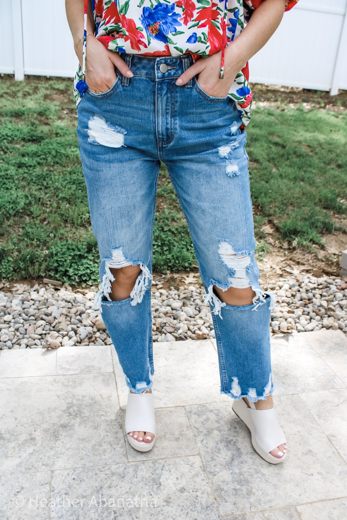 Miley Relaxed Straight • Medium Distressed